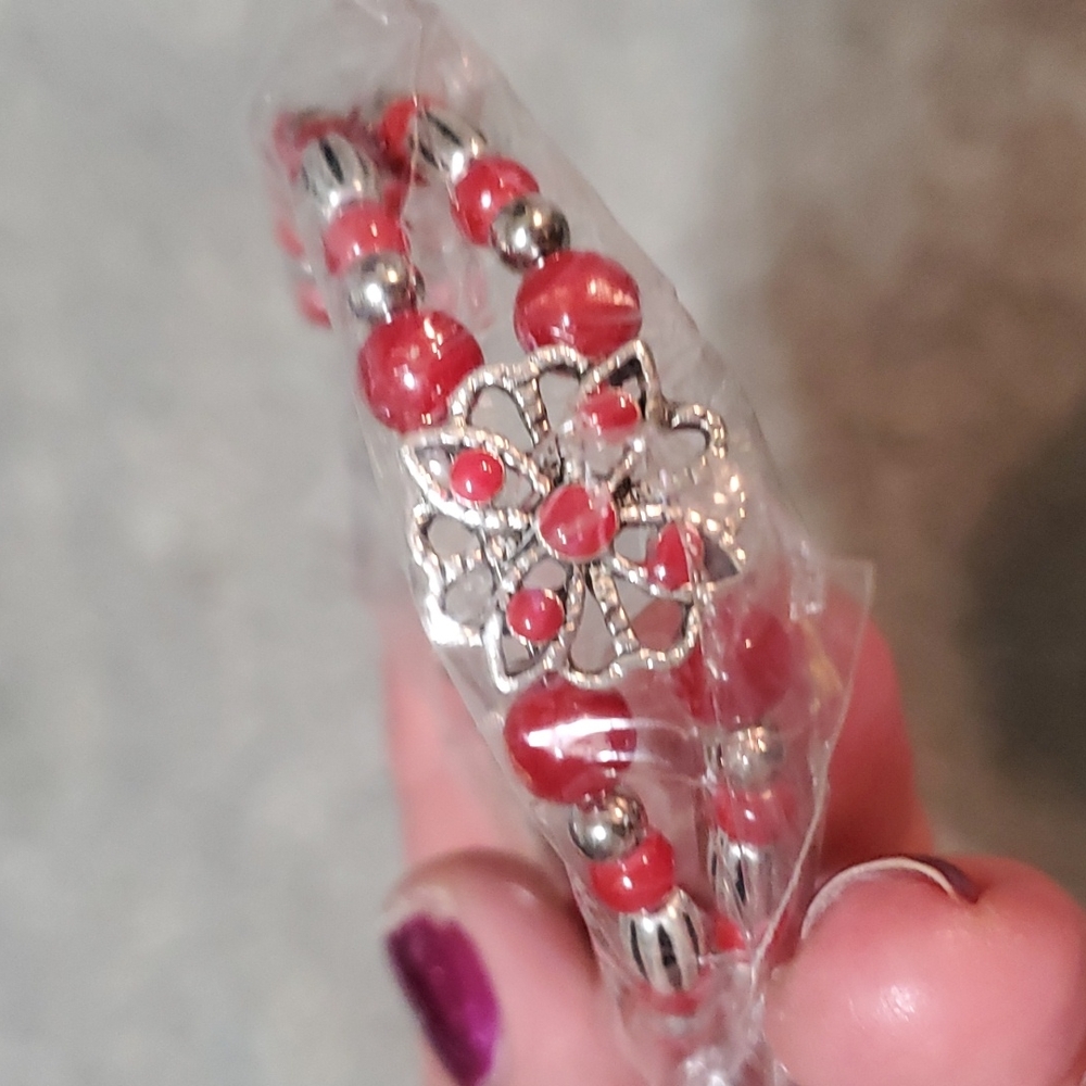 Red Beaded fashion bracelet new